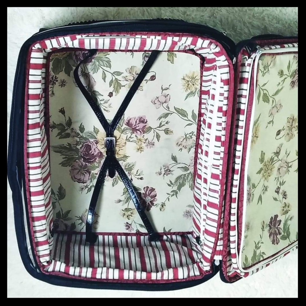 BRIGHTON Rolling Suitcase Beautiful Condition Comes With Protective Cover - Picture 10 of 12